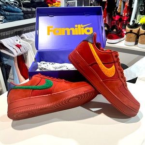 NIKE AIR FORCE 1 LOW SOMOS FAMILIA  - SIZE 12 DV5153-600 Del SOL AF1